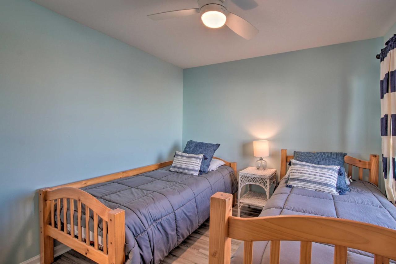 Ocean-View Condo With Deck, Steps To Carolina Beach! エクステリア 写真